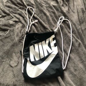 Nike drawstring bag